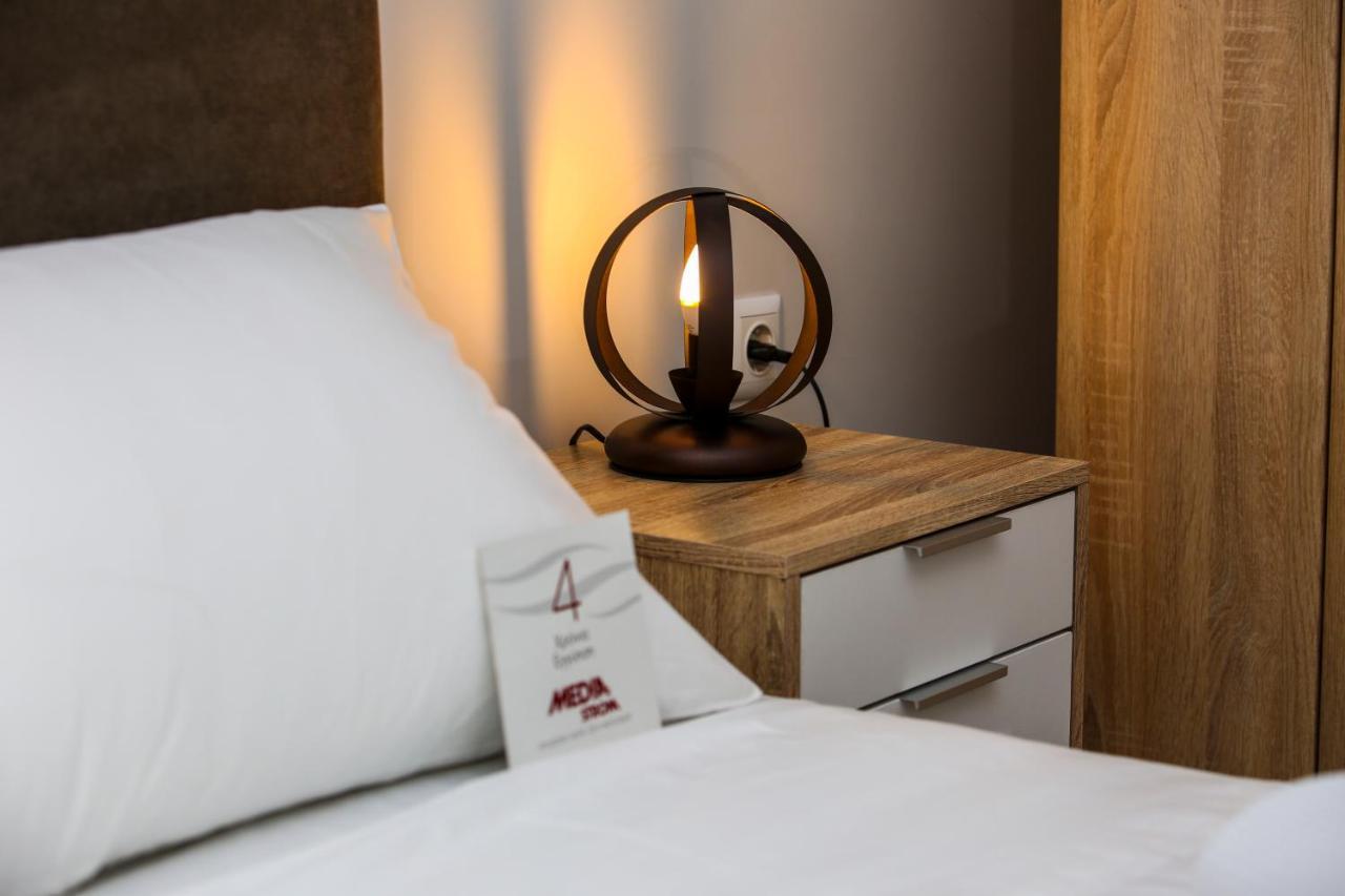 Stella boutigue rooms Néa Péramos Extérieur photo
