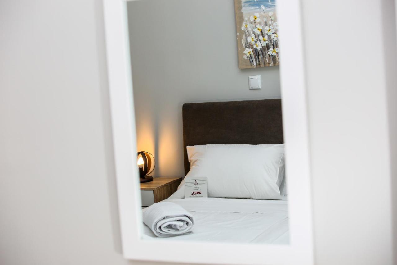 Stella boutigue rooms Néa Péramos Extérieur photo